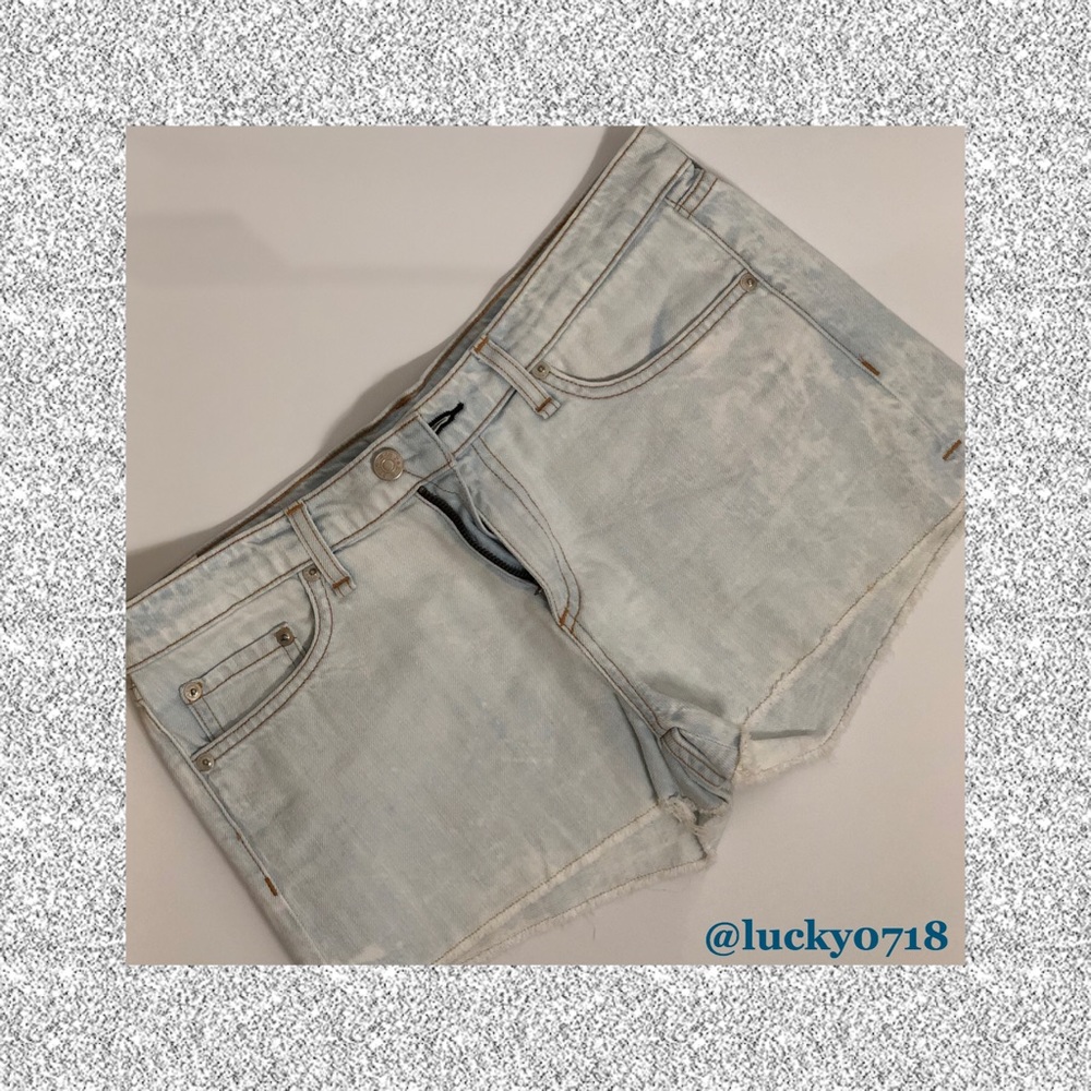 Rag & Bone EUC Bleach Out Cut Off Jean Short Sz 27 - Picture 4 of 8